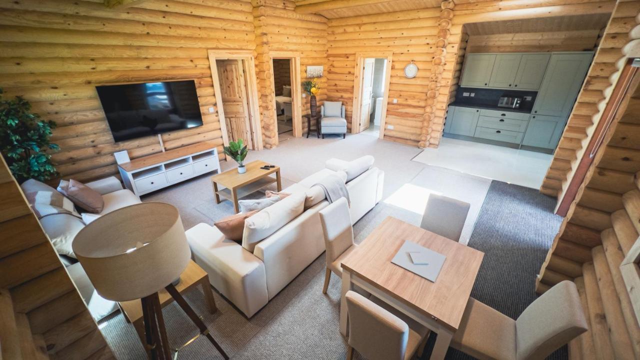 Aspen Lodge, Amazing New Log Cabin With Hot Tub - Sleeps 6 - Felmoor Park Morpeth Exterior foto